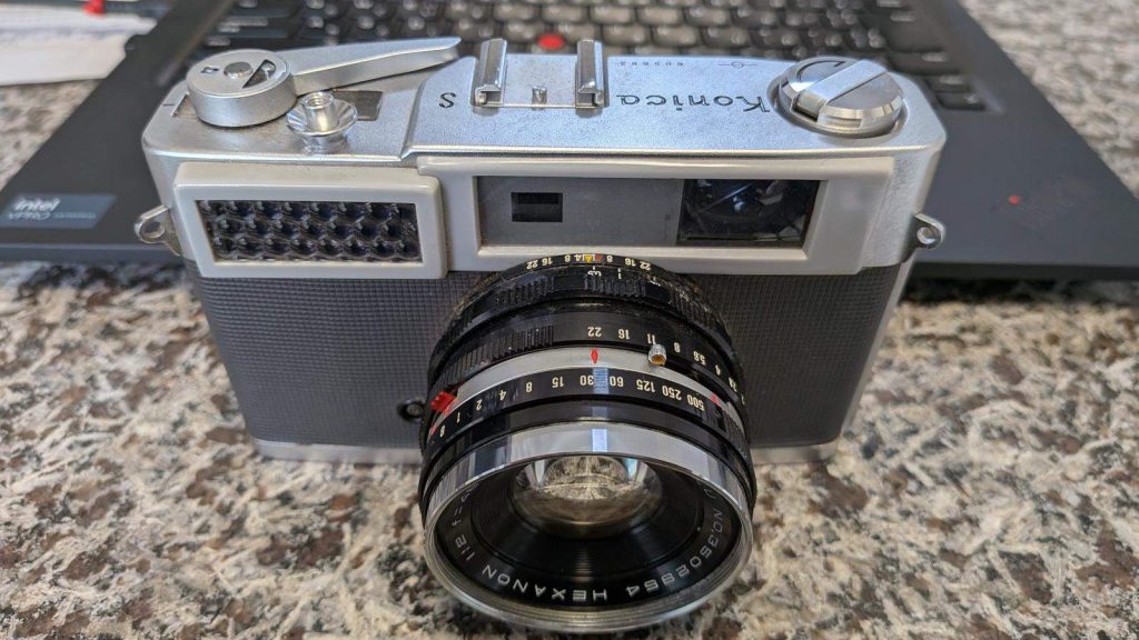 古いカメラ（1960年代）